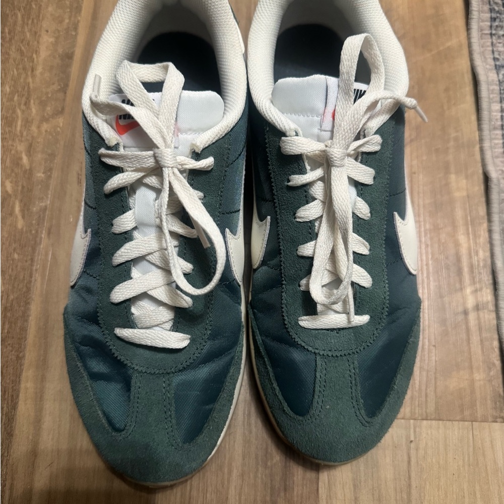 Women’s Nike Pacific Sneakers 9.5